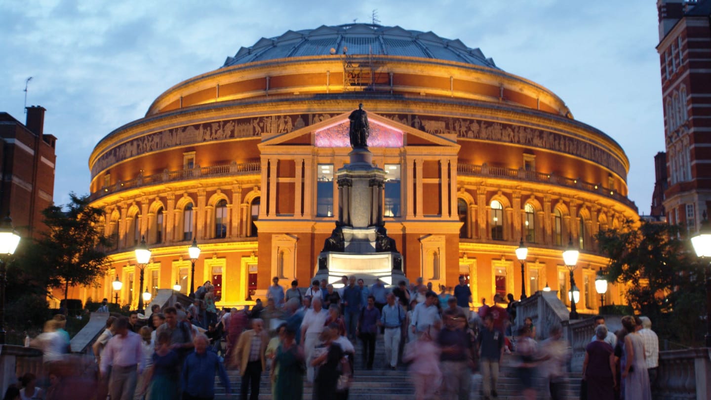 A photo of the Royal Albert Hall from Hyde Park.
